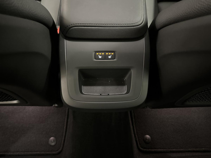 Volvo XC60 B4 AWD PLUS BRIGHT REZERVACE 2.0 Plus