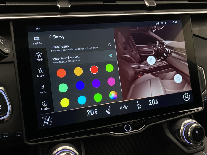 Lynk & Co 01 PHEV DCT AUT 1.maj REZERVACE