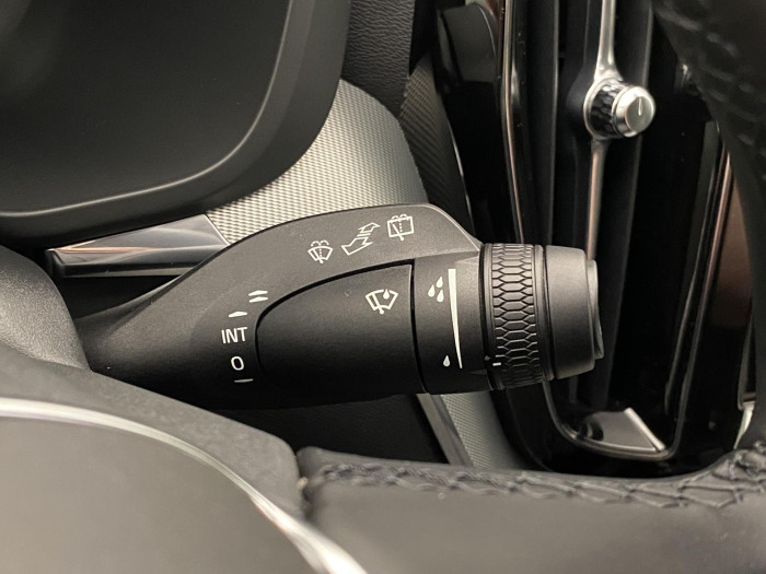 Volvo XC60 B5 AWD DARK PLUS AUT CZ