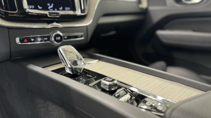 Volvo XC60 B5 AWD INSCRIPTION REZERVACE