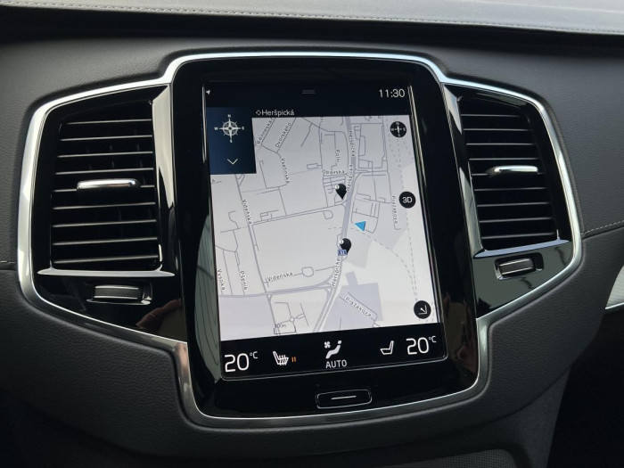 Volvo XC90 T8 AWD R-DESIGN 7 MÍSTNÁ Aut