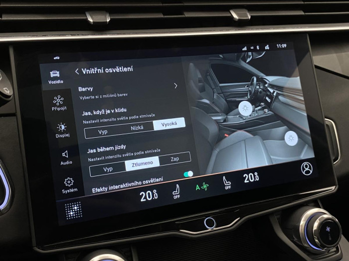 Lynk & Co 01 PHEV DCT AUT 1.maj. REZERVACE