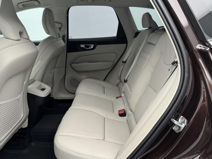 Volvo XC60 B5 AWD INSCRIPTION CZ 1.maj