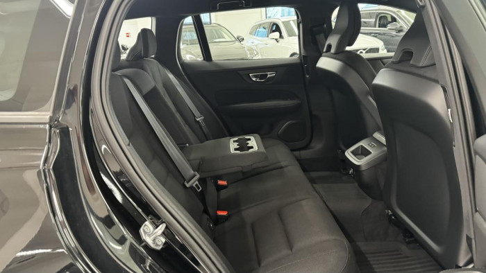 Volvo V60 D4 AWD MOMENTUM REZERVACE 2.0 d Momentum