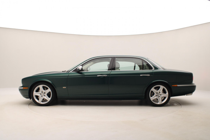 Jaguar XJ 4.2 V8 L EXECUTIVE AUT 1.maj 4.2 V8 Executive