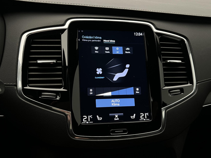 Volvo XC90 B5 AWD R-DESIGN 7MÍSTNÁ AUT