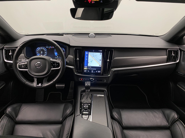 Volvo V90 D5 AWD R-DESIGN REZERVACE 2.0 d
