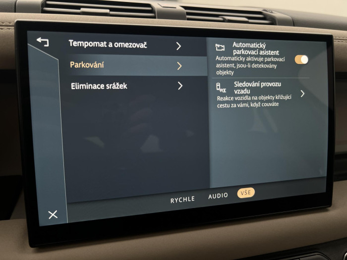 Land Rover Defender D250 SE AWD AUT CZ 3.0 d SE