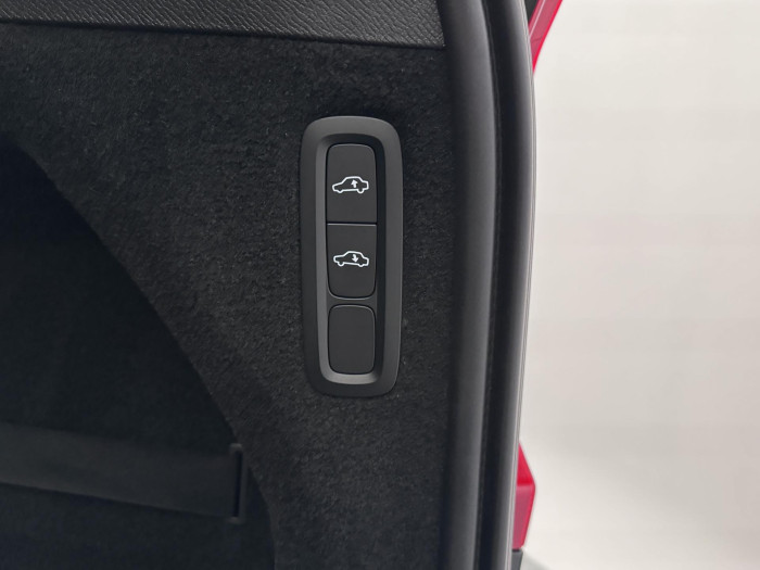 Volvo XC90 B5 AWD R-DESIGN AUT CZ