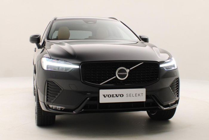 Volvo XC60 B4 AWD ULTIMATE AUT REZERVACE