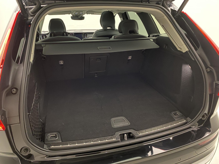 Volvo XC60 B4 AWD PLUS BRIGHT AUT 1.maj