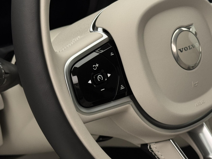 Volvo XC90 T8 AWD RECHARGE DARK PLUS 7m