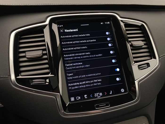 Volvo XC90 T8 AWD ULTRA DARK AUT CZ 7m
