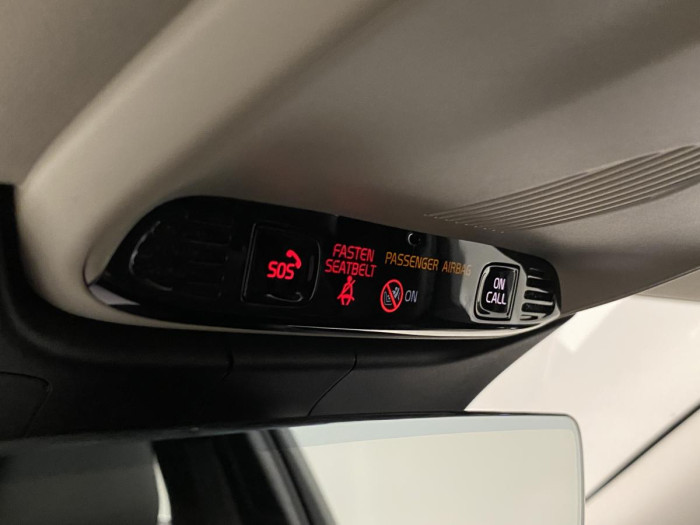 Volvo V60 B4 MOMENTUM AUT REZERVACE 2.0 Momentum