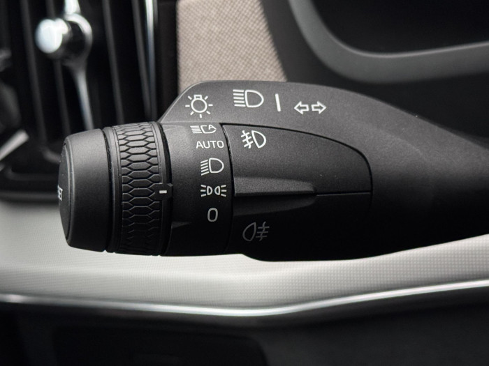 Volvo XC90 B5 AWD CORE AUT CZ 1.maj