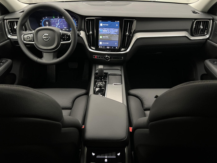 Volvo V60 B4 PLUS DARK AUT 1.maj.