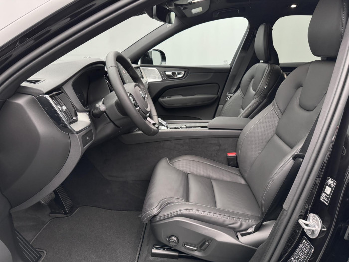 Volvo XC60 B5 AWD AUT PLUS BLACK EDITION