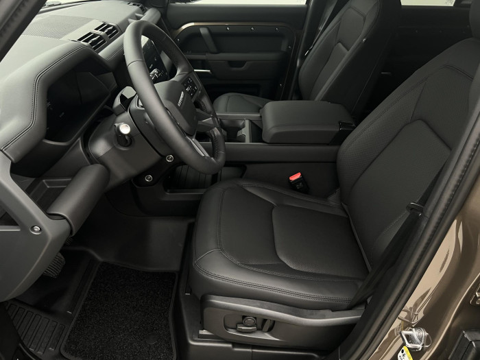 Land Rover Defender 110 D250 X-DYNAMIC SE AWD Aut 3.0 d Dynamic SE