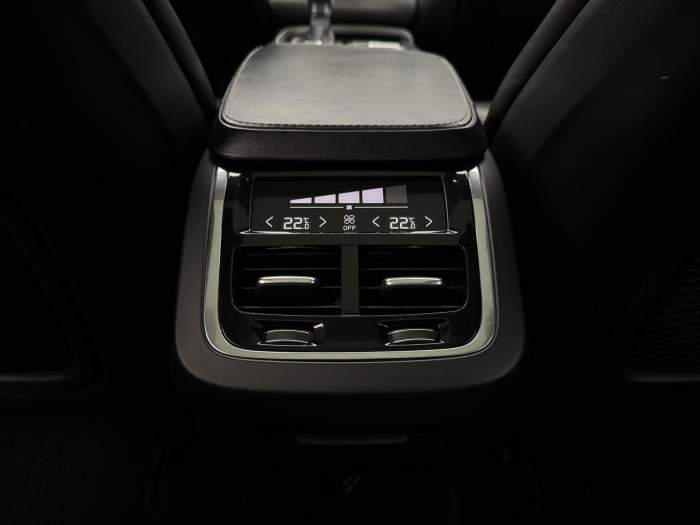 Volvo XC90 T6 AWD INSCRIPTION AUT 7 MÍST