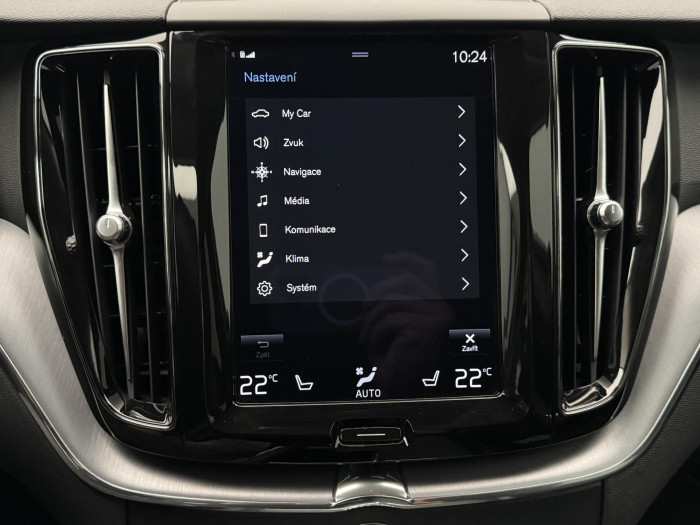 Volvo XC60 B4 MOMENTUM PRO AUT CZ 2.0 Momentum