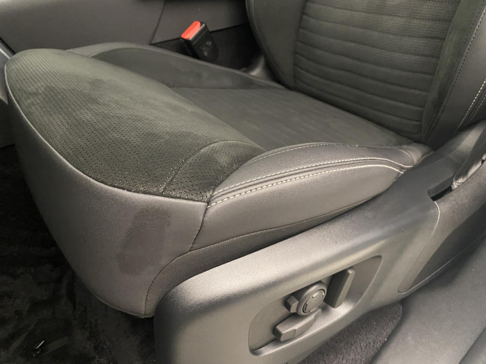 Land Rover Discovery D300 HSE AWD AUT 7míst 3.0 d