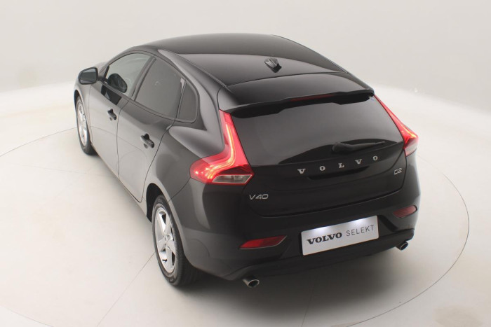 Volvo V40 D2 MOMENTUM REZERVACE 2.0 d Momentum