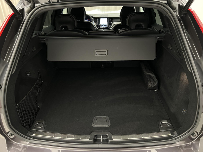 Volvo XC60 B5 AWD R-DESIGN AUT 1.maj.