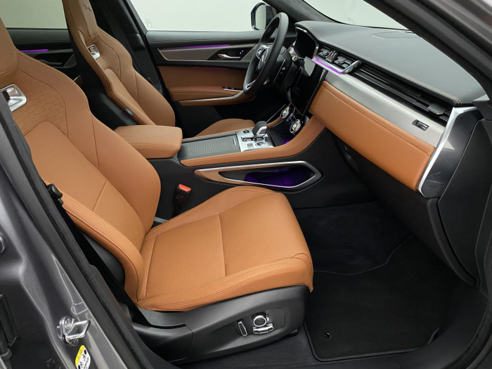 Jaguar F-Pace D300 R-DYNAMIC HSE REZERVACE 3.0 d Dynamic