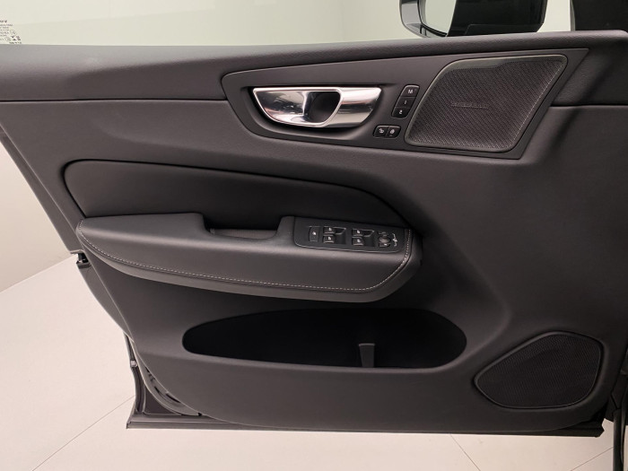 Volvo XC60 B5 AWD R-DESIGN AUT