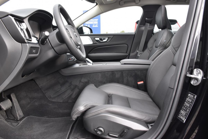 Volvo V60 CC B5 AWD ULTIMATE REZERVACE 2.0 CC CC