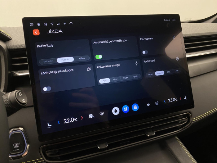 Lynk & Co 01 01 CORE PHEV