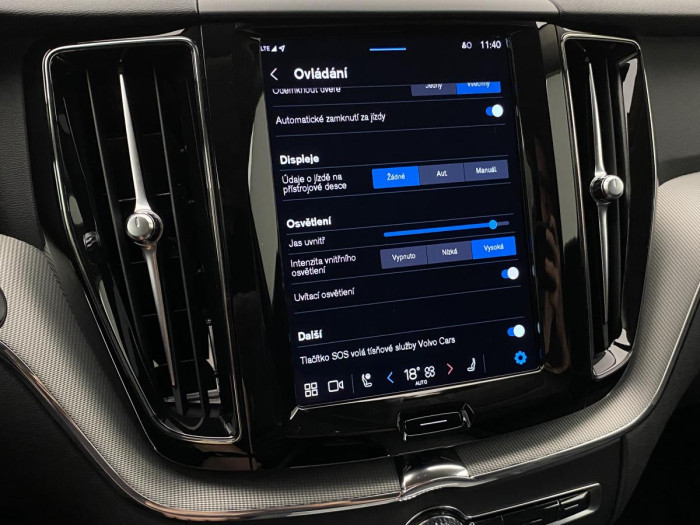 Volvo XC60 B5 AWD PLUS DARK CZ REZERVACE