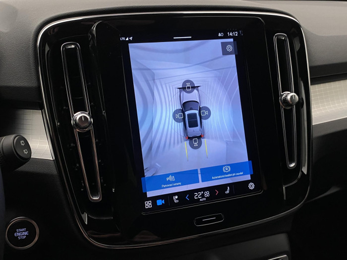 Volvo XC40 B4 DARK PLUS AUT CZ