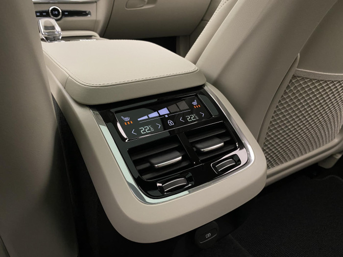 Volvo V90 CC B4 AWD ULTIMATE CZ 1.maj 2.0 CC CC