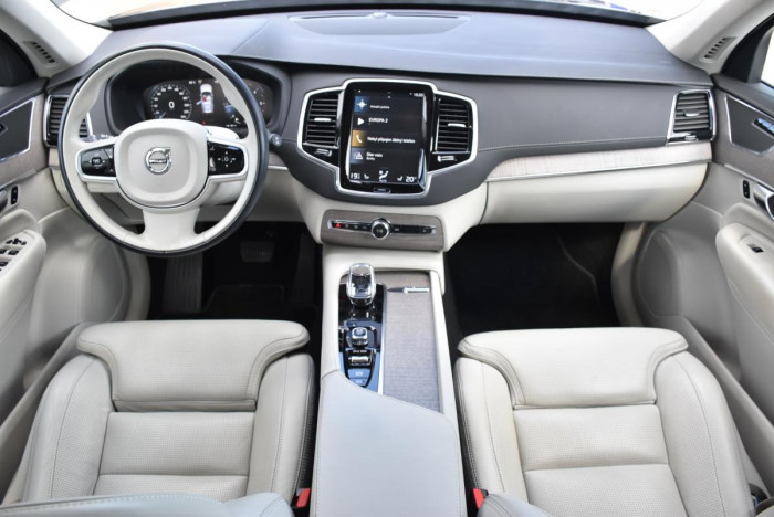 Volvo XC90 B5 AWD INSCRIPTION REZERVACE
