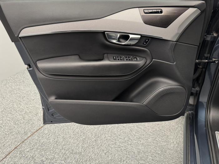 Volvo XC90 B5 AWD R-DESIGN AUT CZ