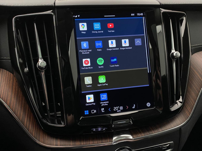 Volvo XC60 B5 AWD ULTIMATE AUT REZERVACE