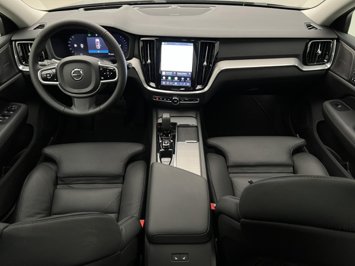 Volvo V60 B4 PLUS DARK AUT 1.maj.