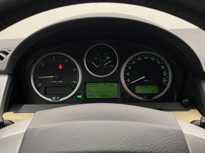 Land Rover Discovery 3 TDV6 HSE AWD REZERVACE