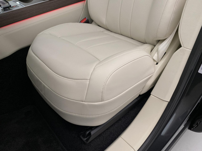 Land Rover Range Rover P550e AUTOBIOGRAPHY SWB