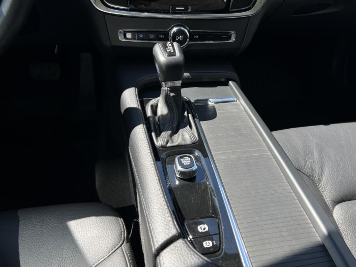 Volvo V90 D4 MOMENTUM POLESTAR Aut CZ 2.0 d Momentum