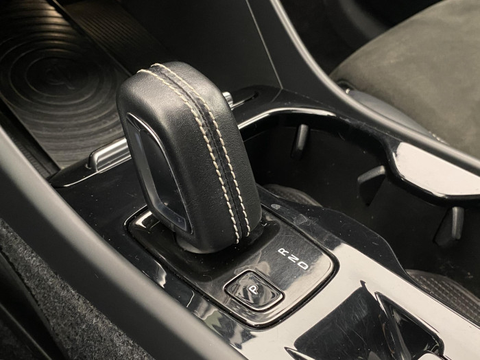 Volvo XC40 D4 AWD R-DESIGN AUT 2.0 d