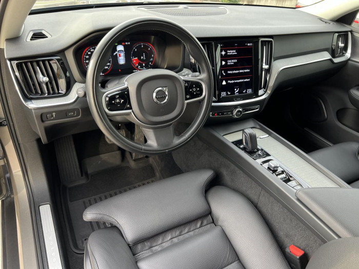 Volvo V60 CROSS COUNTRY B4 AWD Aut 1.maj