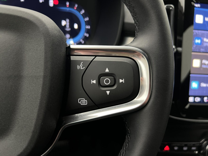 Volvo XC40 B3 PLUS DARK AUT CZ 1.maj.