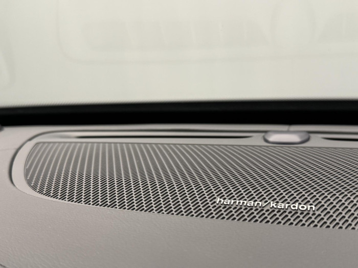 Volvo XC90 B5 AWD R-DESIGN REZERVACE