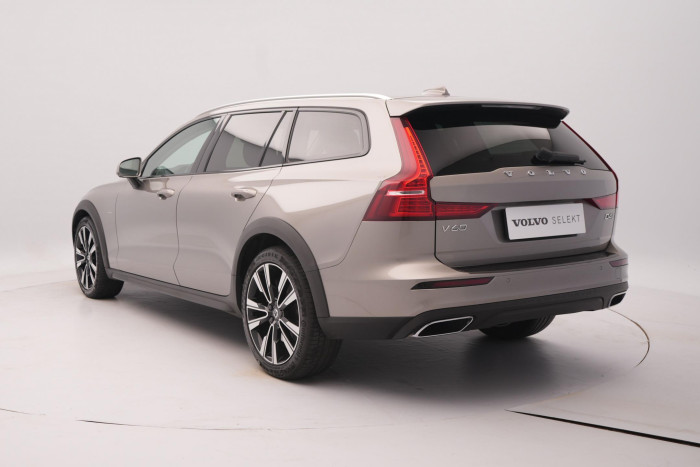 Volvo V60 CC D4 AWD MOMENTUM REZERVACE 2.0 d CC CC Momentum