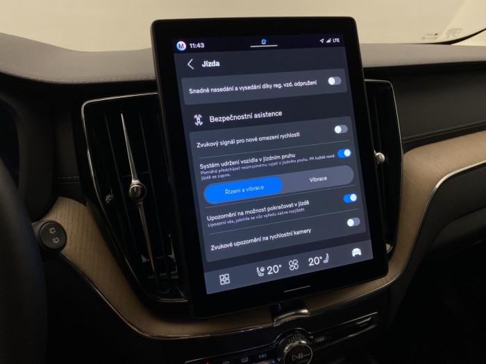 Volvo XC60 T8 AWD BRIGHT ULTRA AUT CZ