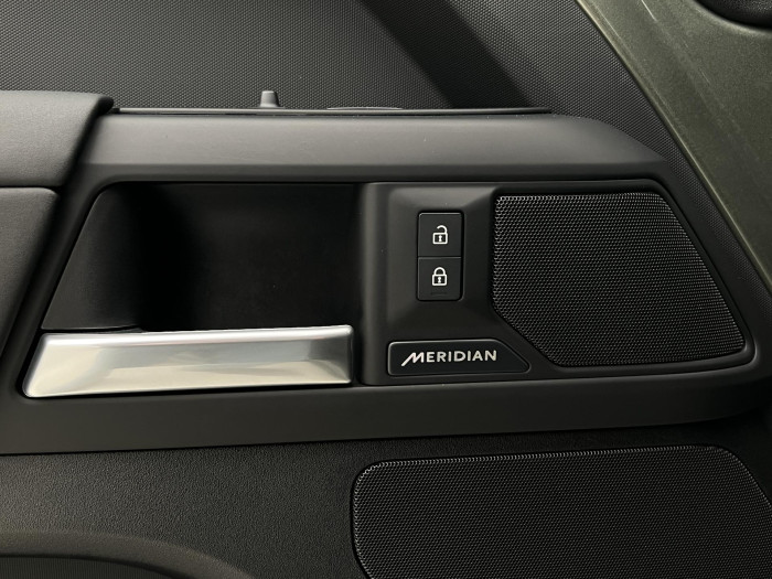 Land Rover Defender 110 D300 X-DYNAMIC SE AWD AUT 3.0 d Dynamic SE