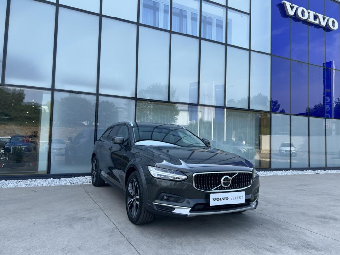 Volvo V90 CROSS COUNTRY B4 AWD Aut 1.maj