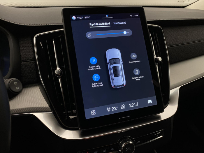 Volvo XC90 T8 AWD RECHARGE CORE AUT CZ 7m